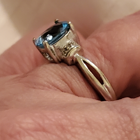 10k wg blue topaz/diamond ring - Picture 4 of 10